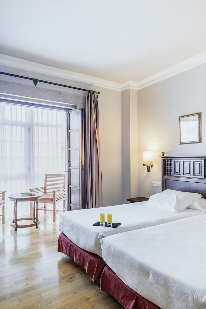 PARADOR DE FERROL 7/40