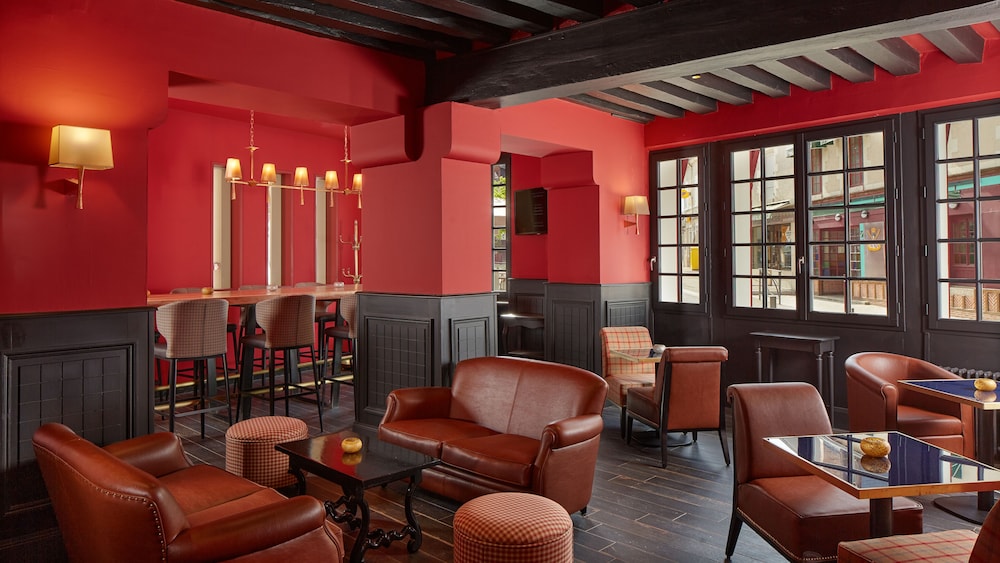 Le Relais Des Trois Chateaux 30/55