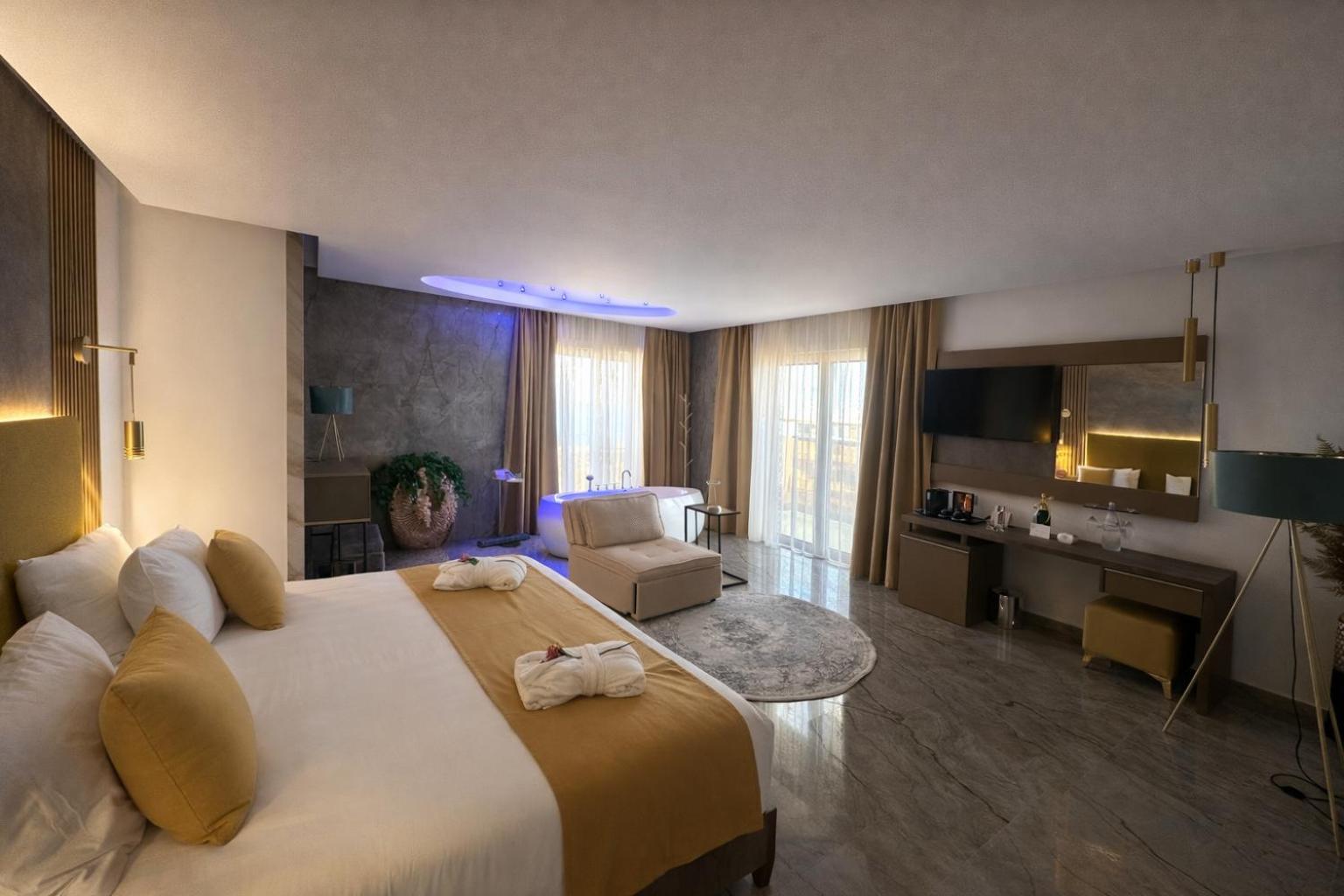 Suite, King Bed, Sea View