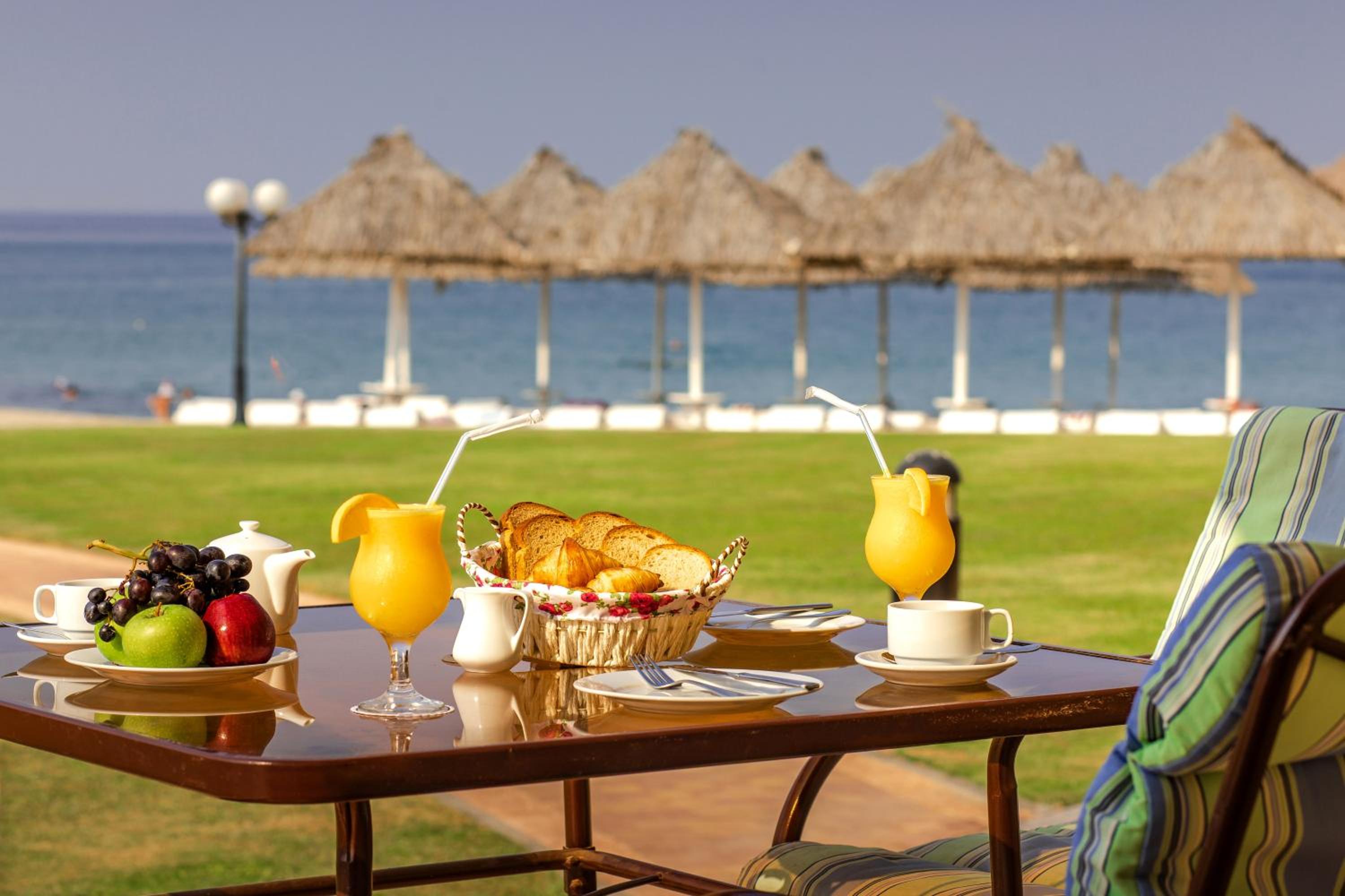 Royal Beach Hotel & Resort 36/50