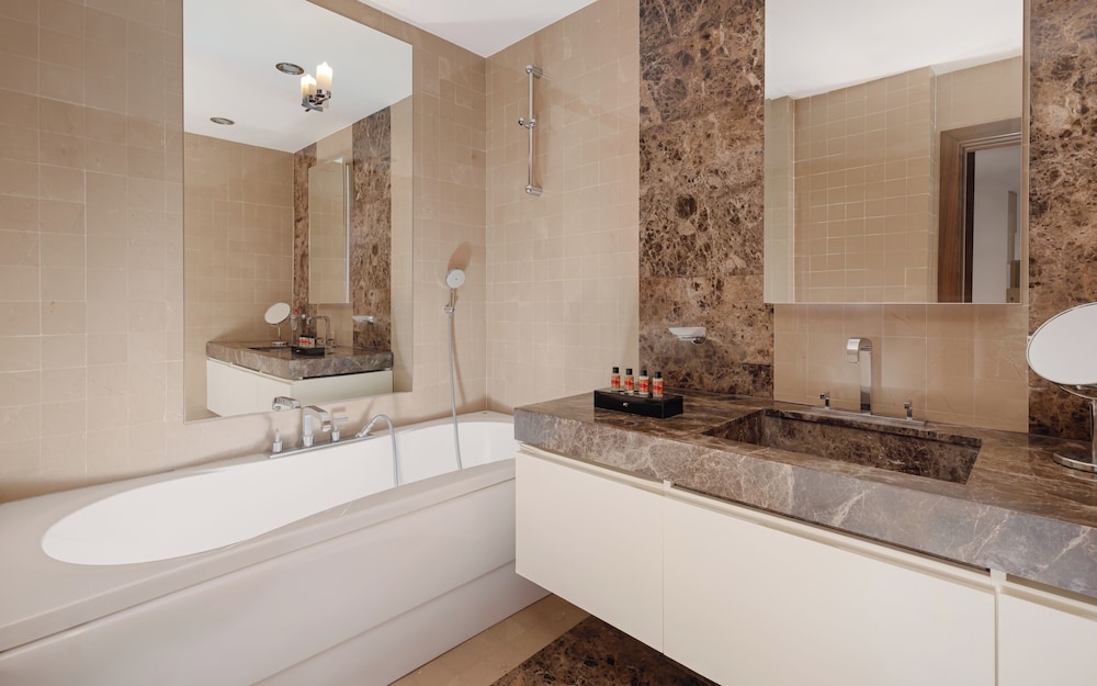 Presidential, King Bed, Single Bed, Sofa, Chinar Hotel & Spa 3/6