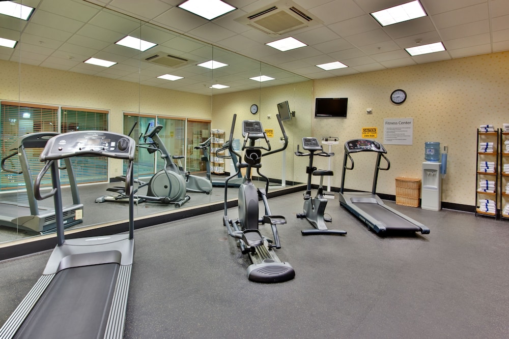 Holiday Inn Hotel Amp Suites Bakersfield North 19/57