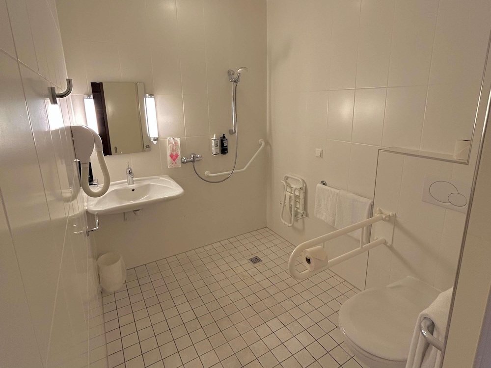 ibis Esch Belval 61/64