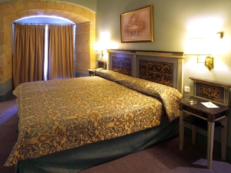 Superior, Single, Twin Beds