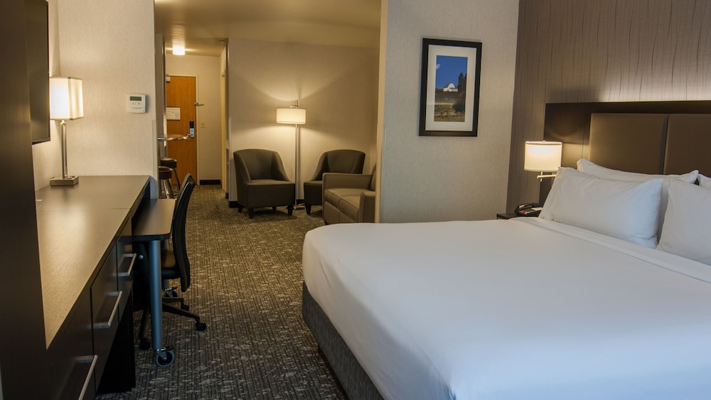 Holiday Inn Express Hotel Suites Cheney University Area 20/58