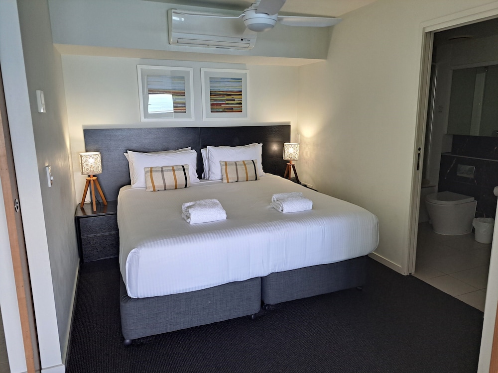 2 Bedrooms, Apartment, King and Twin Beds, Ocean Front