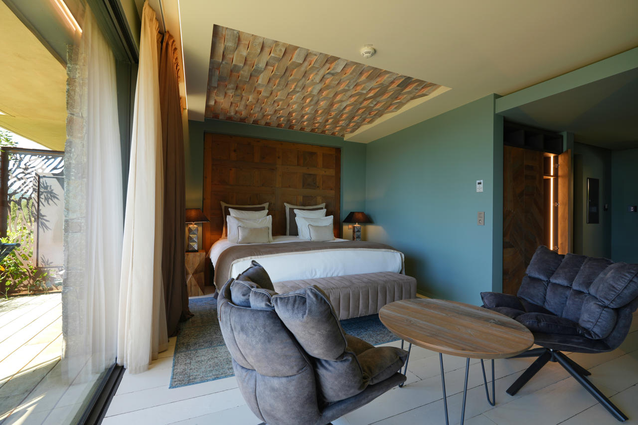 Les Regalia Hotel & Spa 24/91