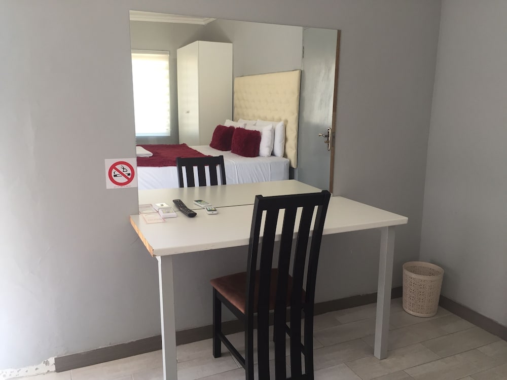 The New Mall Guest House 25/39