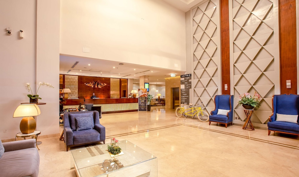 Golden Tulip Canaan Kampala 8/69