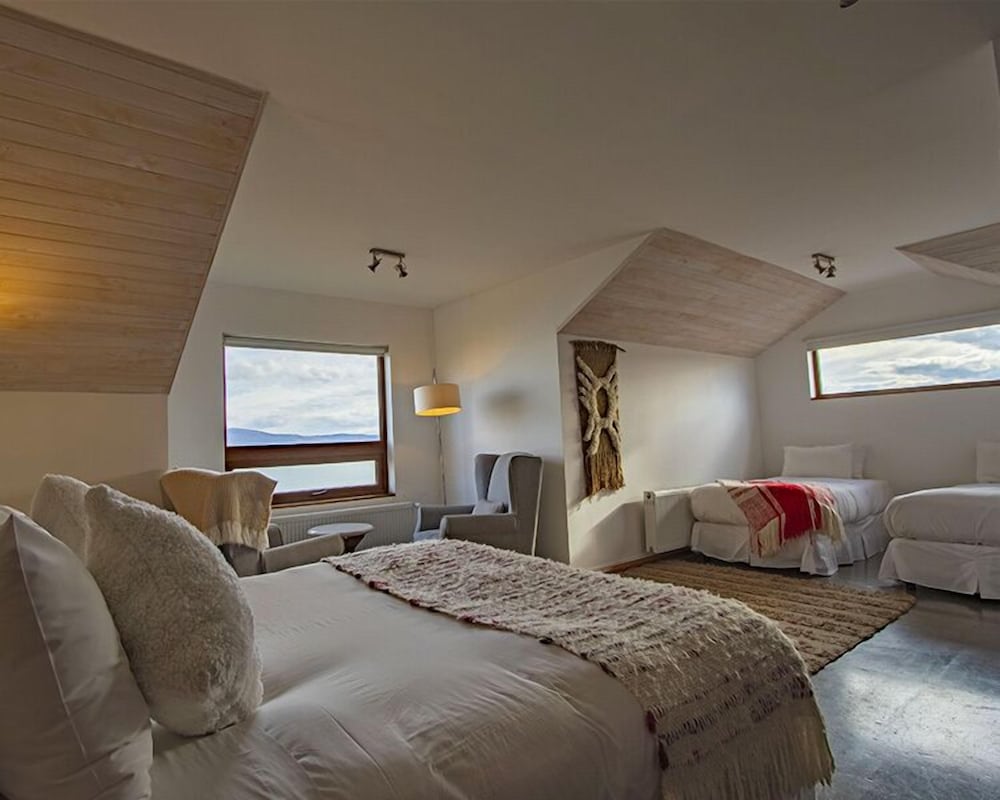 Weskar Patagonia Lodge 12/44