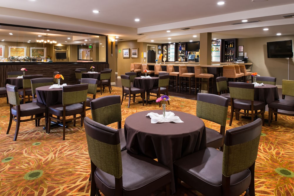 Holiday Inn Dublin Pleasanton 51/70