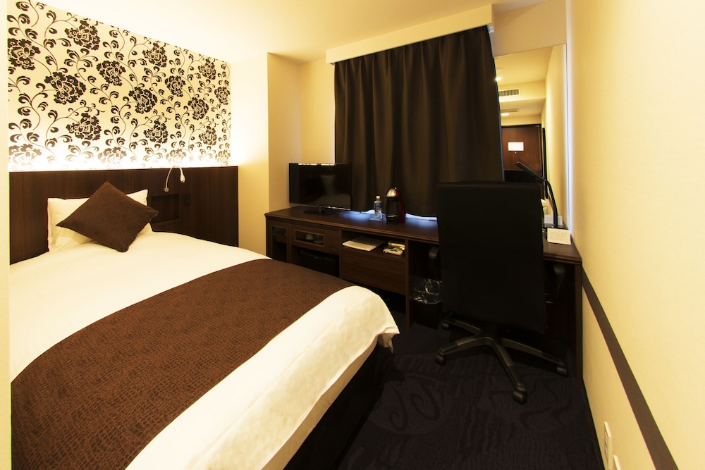 ROOM, SINGLE