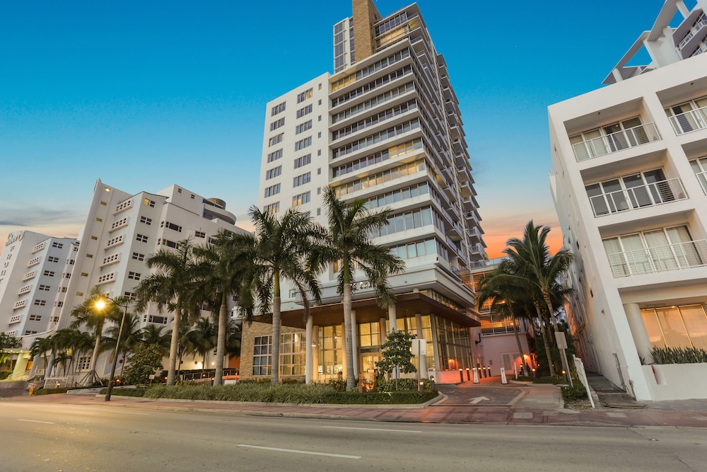 Miami Vacations Corporate Rentals - Monte Carlo 62/69