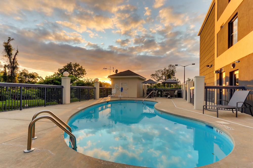Fairfield Inn & Suites by Marriott Southport 1/45