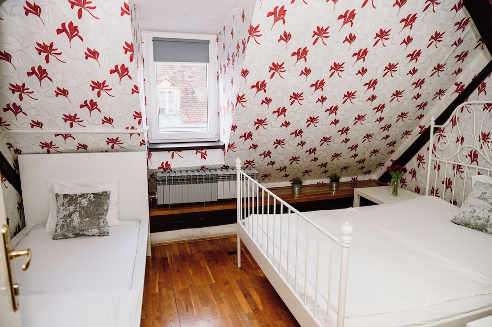 HOSTEL CENTAR 15/52