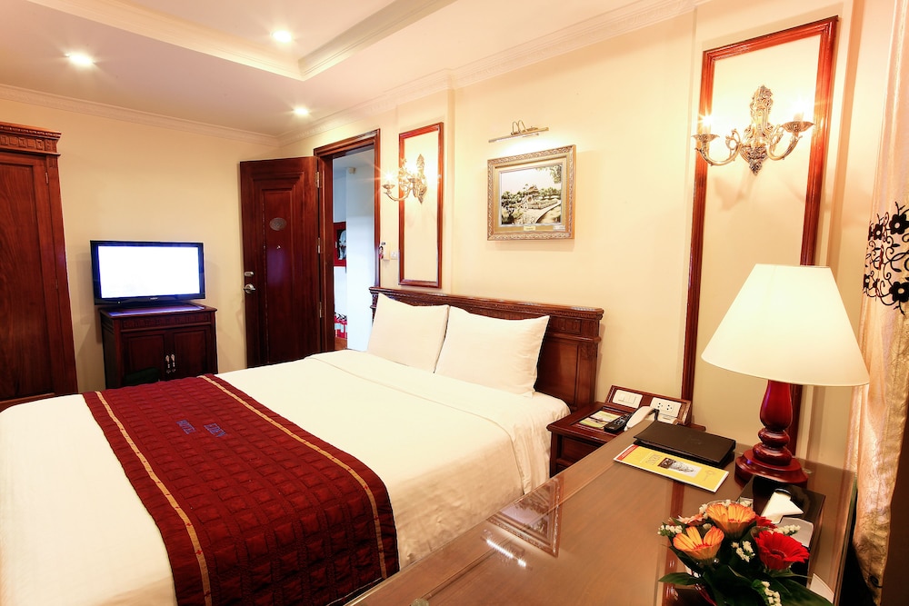 EDEN HOTEL 13/32