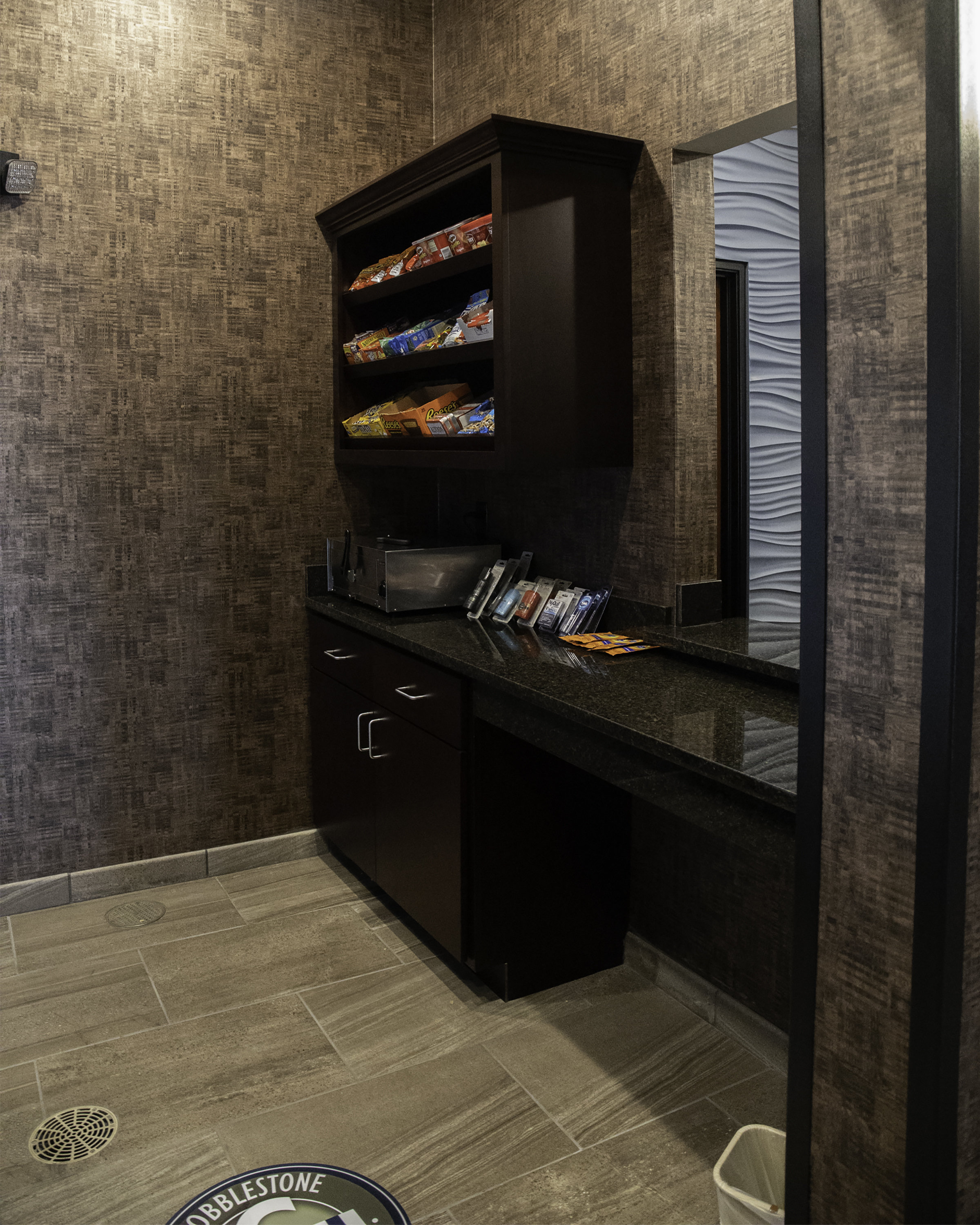 Cobblestone Hotel & Suites - Two Rivers 40/42