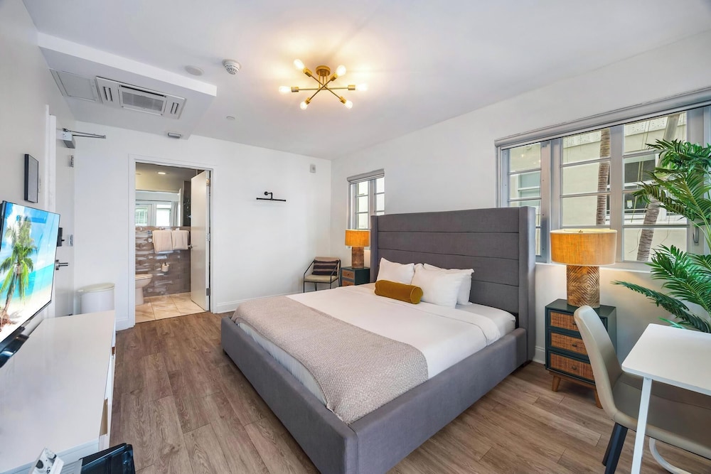 Luxuri Suites 17/50