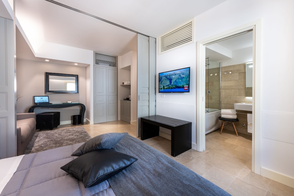 Hotel Porta Reale 13/50