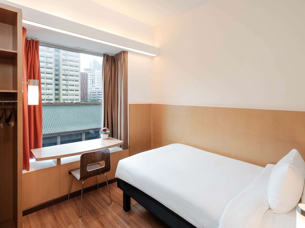 Ibis Singapore on Bencoolen 13/70