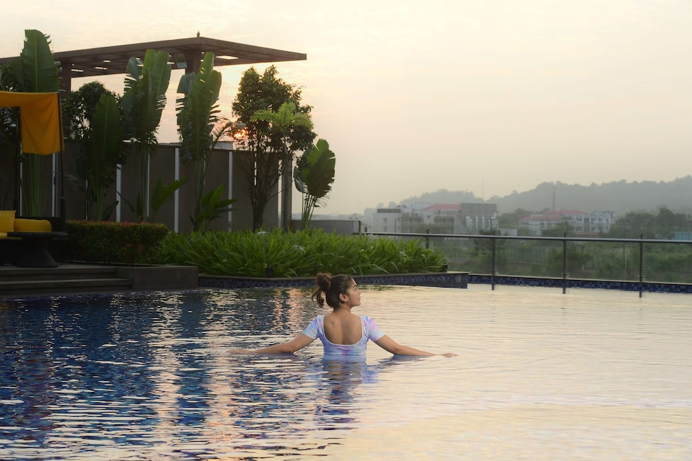 RADISSON BLU HOTEL GUWAHATI 45/48
