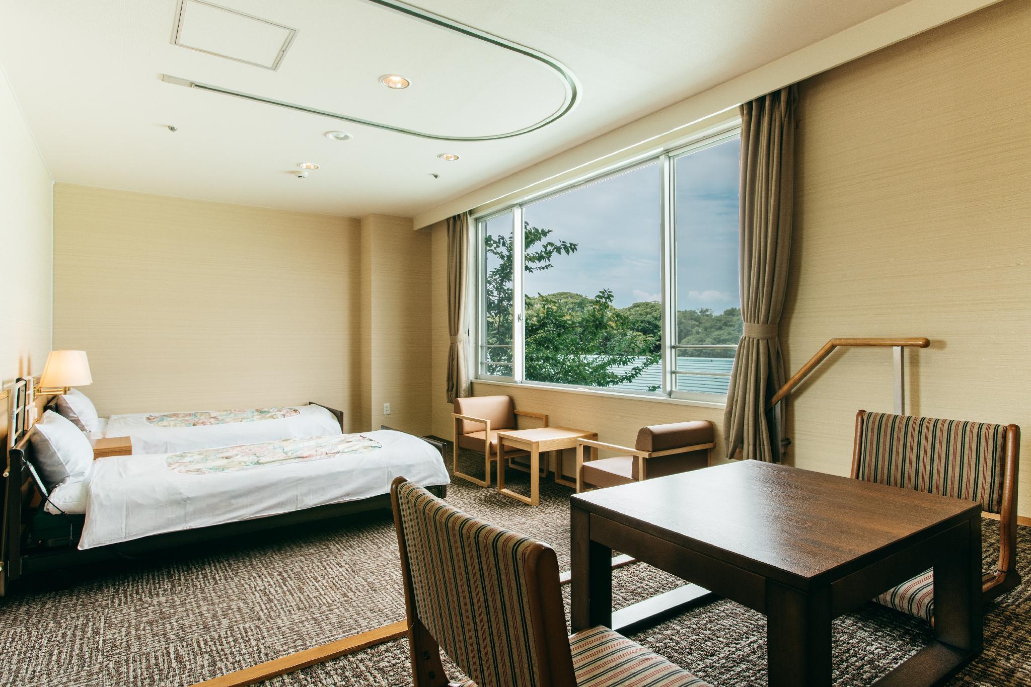 Room, Futon Bed, Twin Beds, Private Bathroom, Accessible