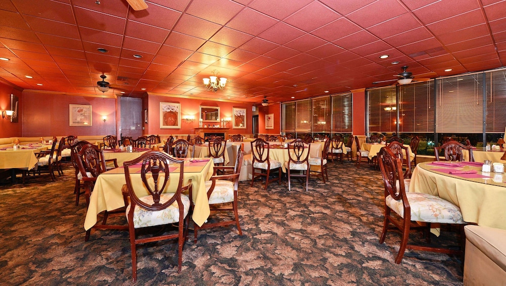 Hotel Red Rose by Townhouse Covington I-64 41/56