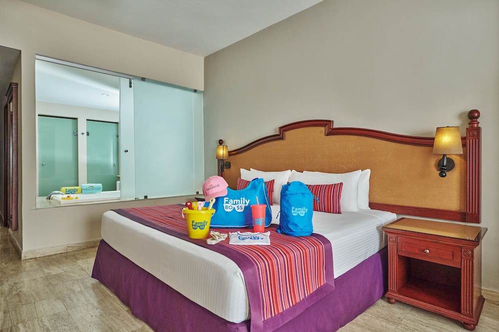 Family Selection At Grand Palladium Vallarta Resort Spa All Inclusive 7/50