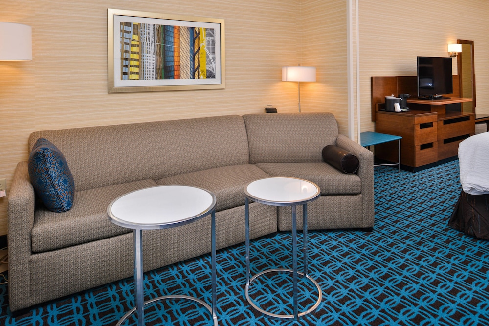 Fairfield Inn Suites Eugene East Springfield 32/47