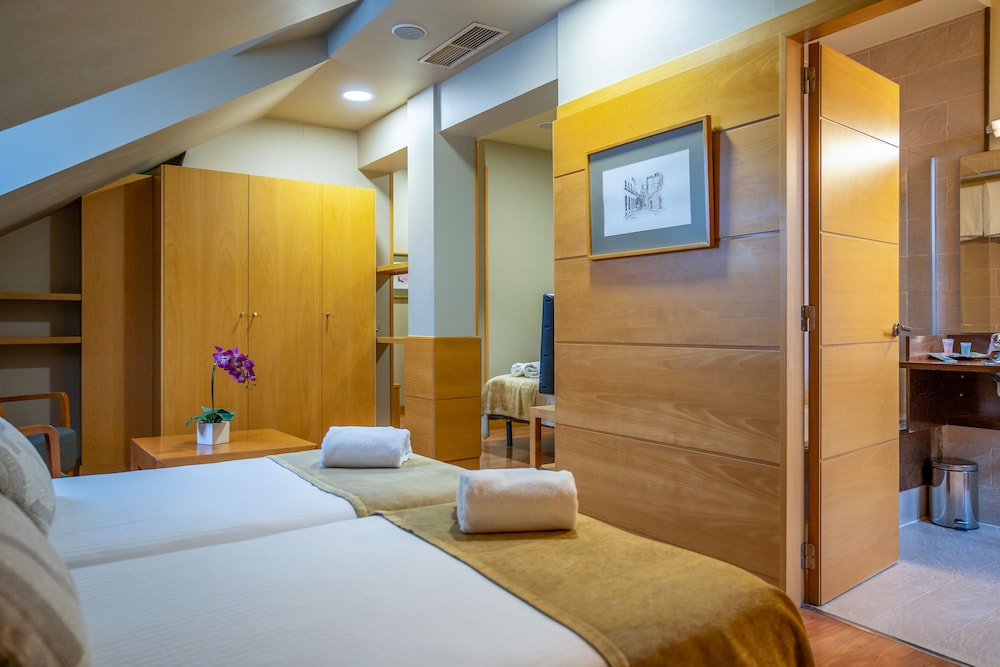 Victoria 4 Hotel 24/68