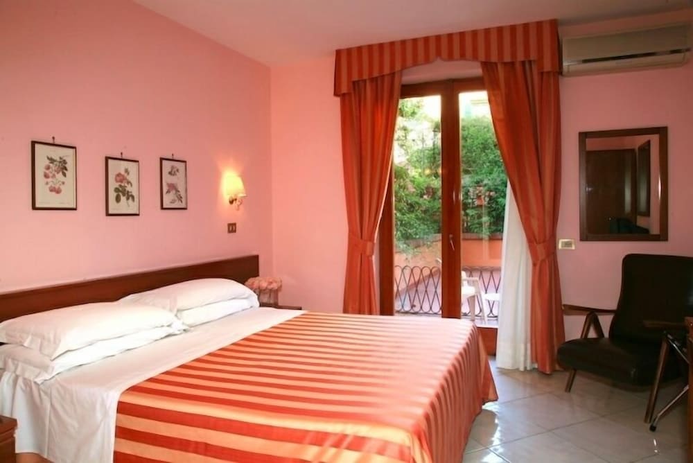 Hotel Girasole 11/55