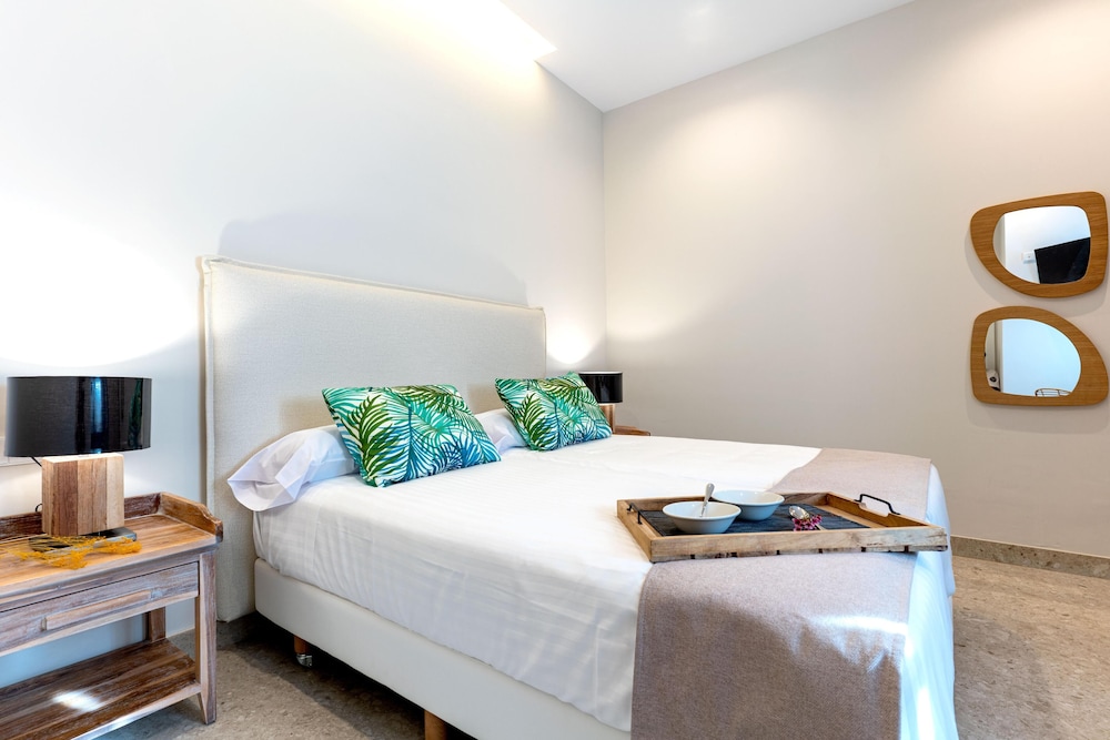 Resort Cordial Santa Agueda and Perchel Beach Club 25/79