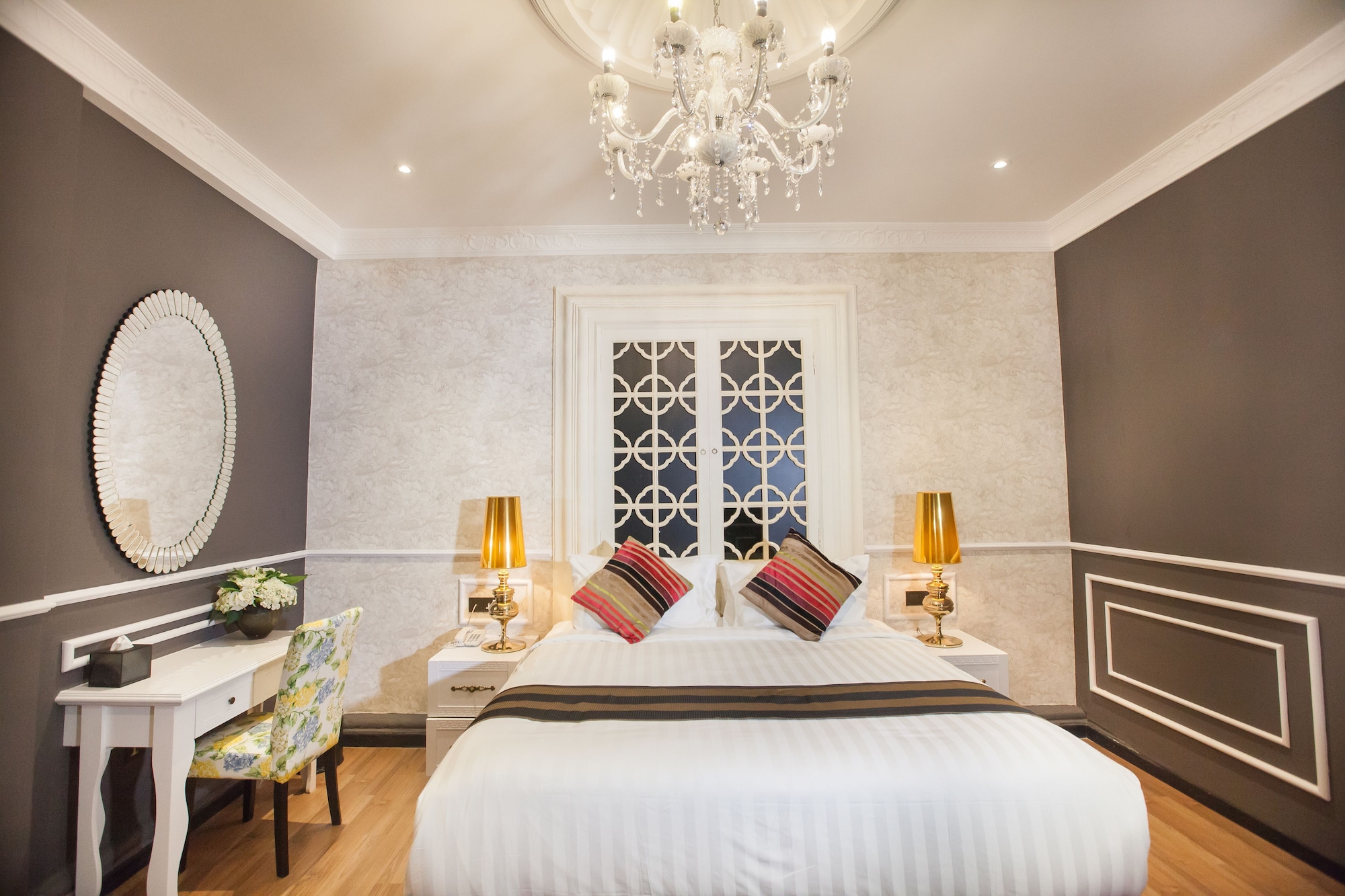 DELUXE, STUDIO, SUITE, KING BED