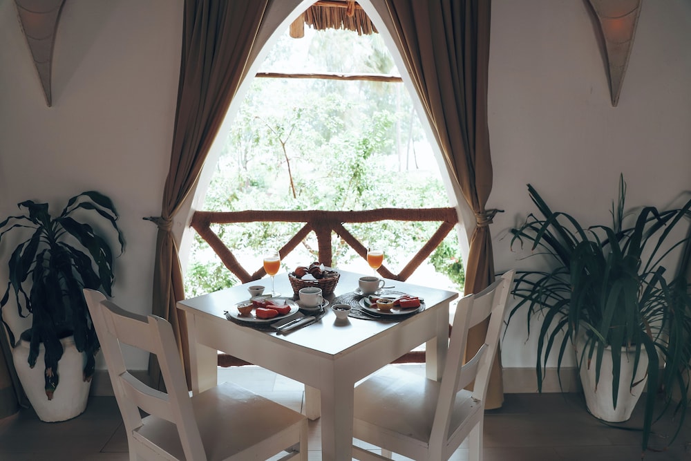 Dhow Inn Boutique Hotel 30/50