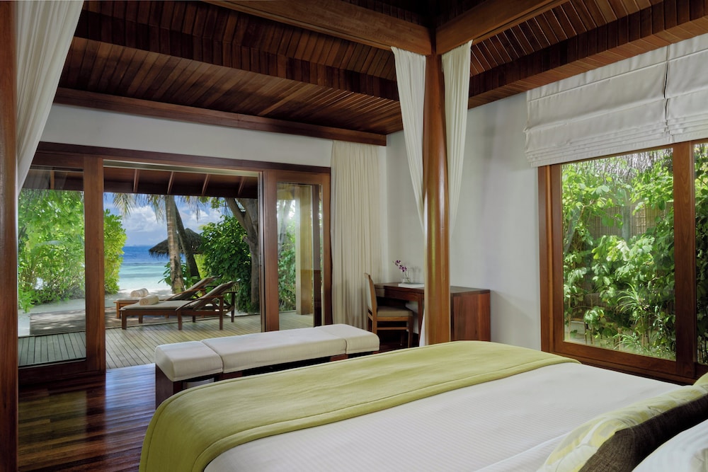 Baros Maldives 39/115