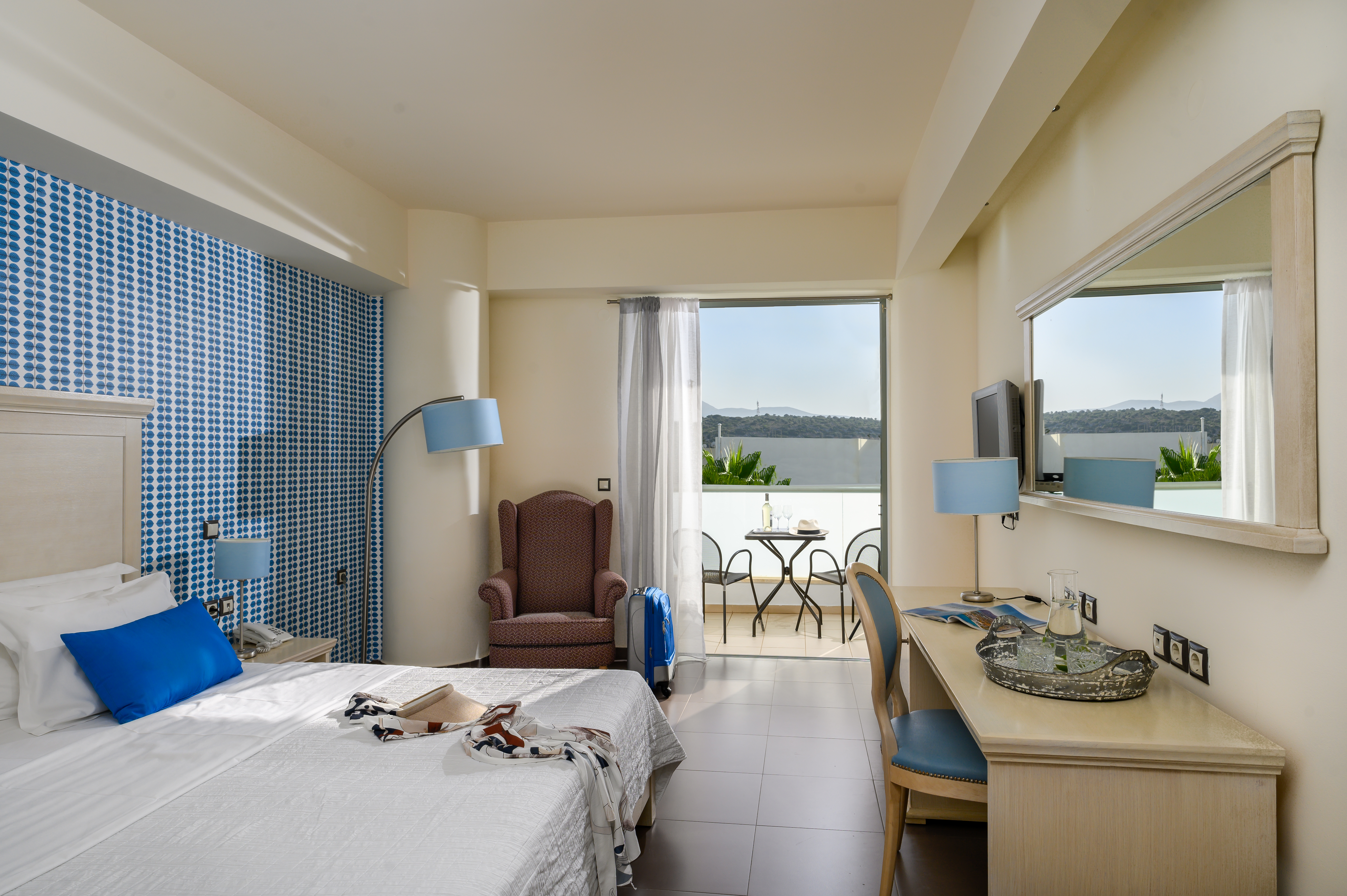JUNIOR SUITE
