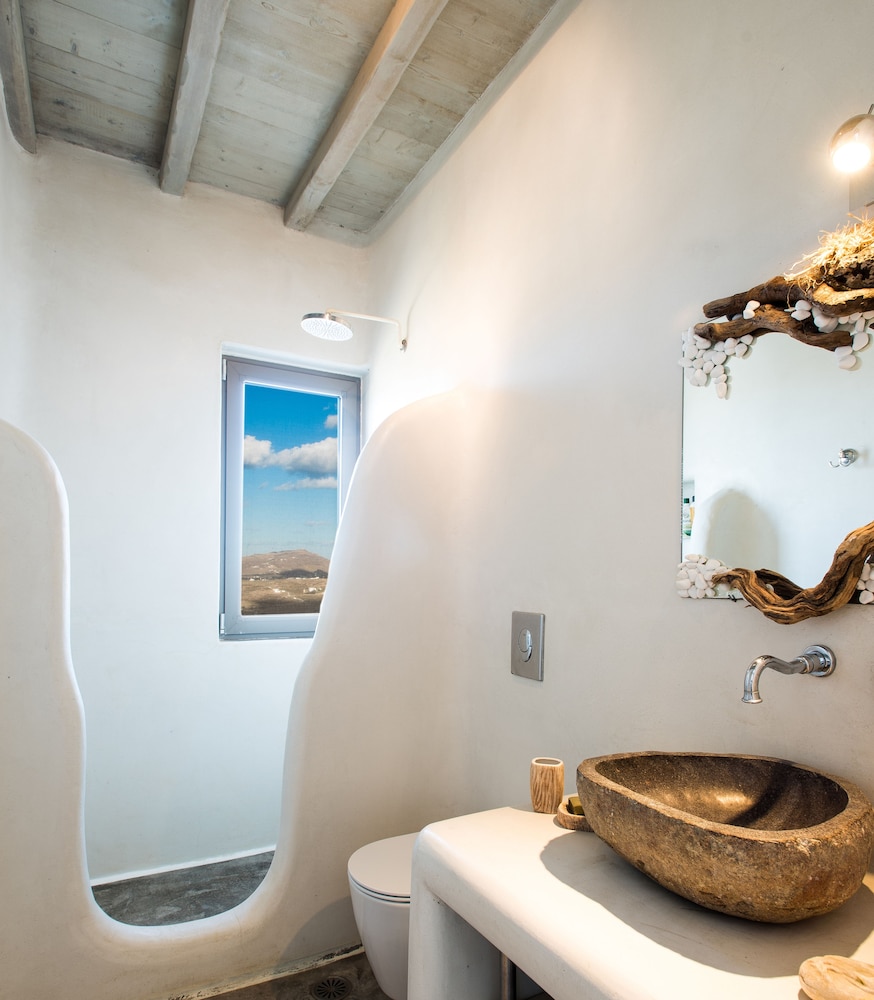 Amallini Suites 50/50