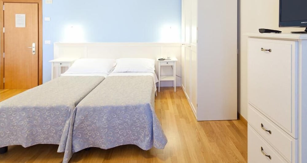 Andreaneri Hotel 57/63