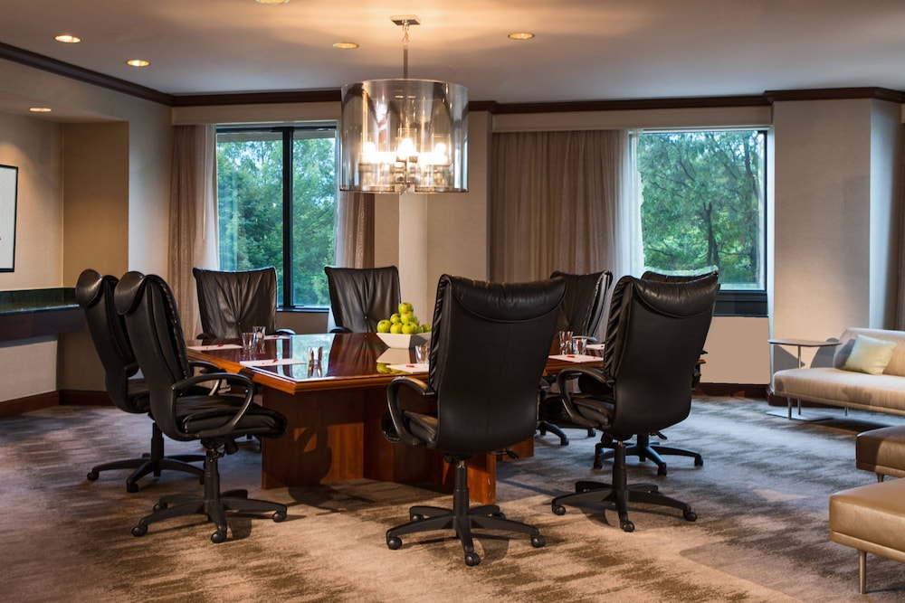 Washington Dulles Marriott Suites 44/48