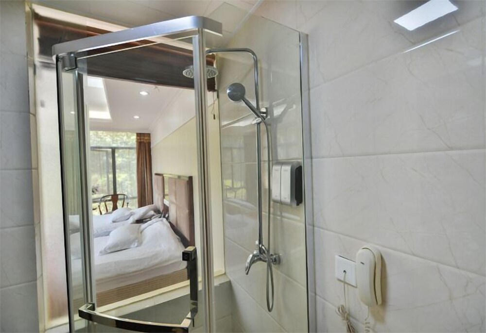 Arirang Hotel 23/26