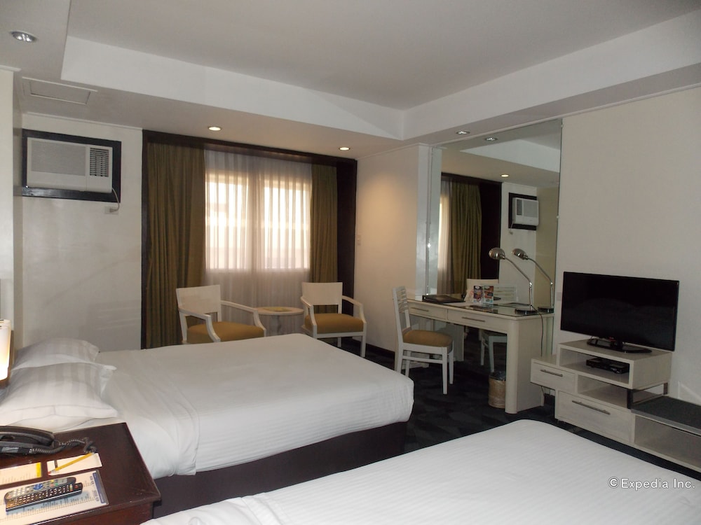 L'Fisher Hotel 8/50