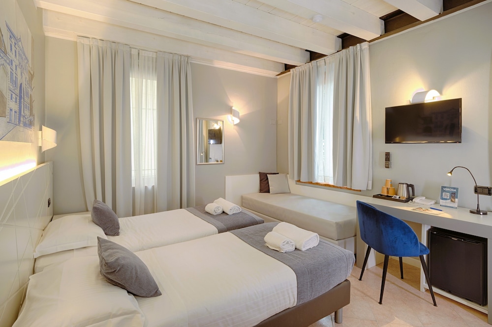 ROOM, DOUBLE BED, WITH EXTRA BED