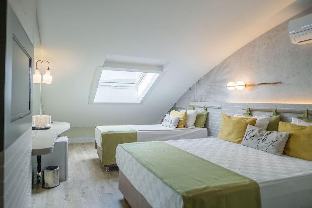 Side Square Hotel - Adults Only 14/40