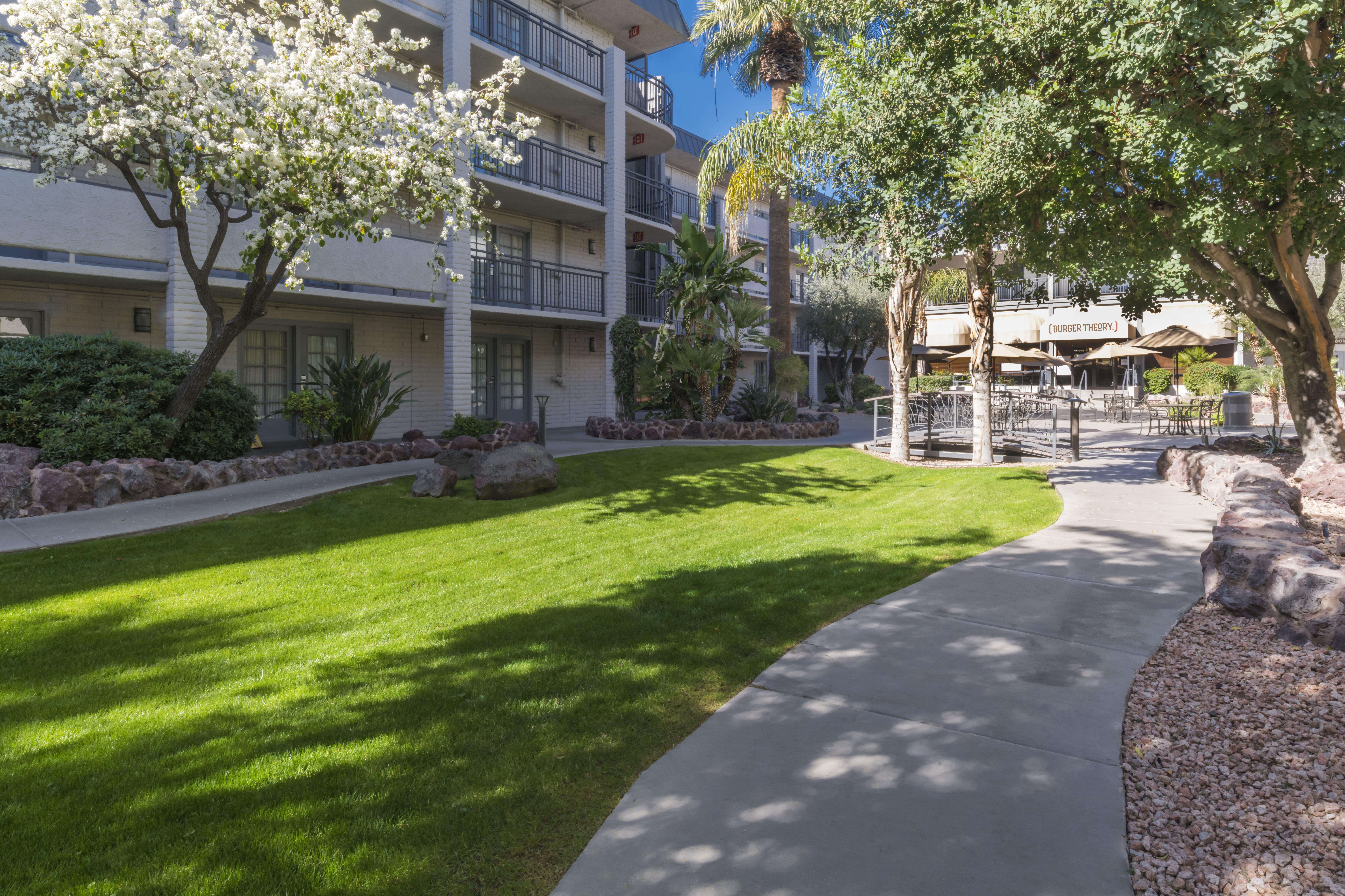 Holiday Inn Hotel And Suites Phoenix Airport North 79/86