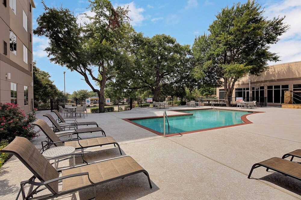 Hilton Garden Inn Dfw Airport South 26/74