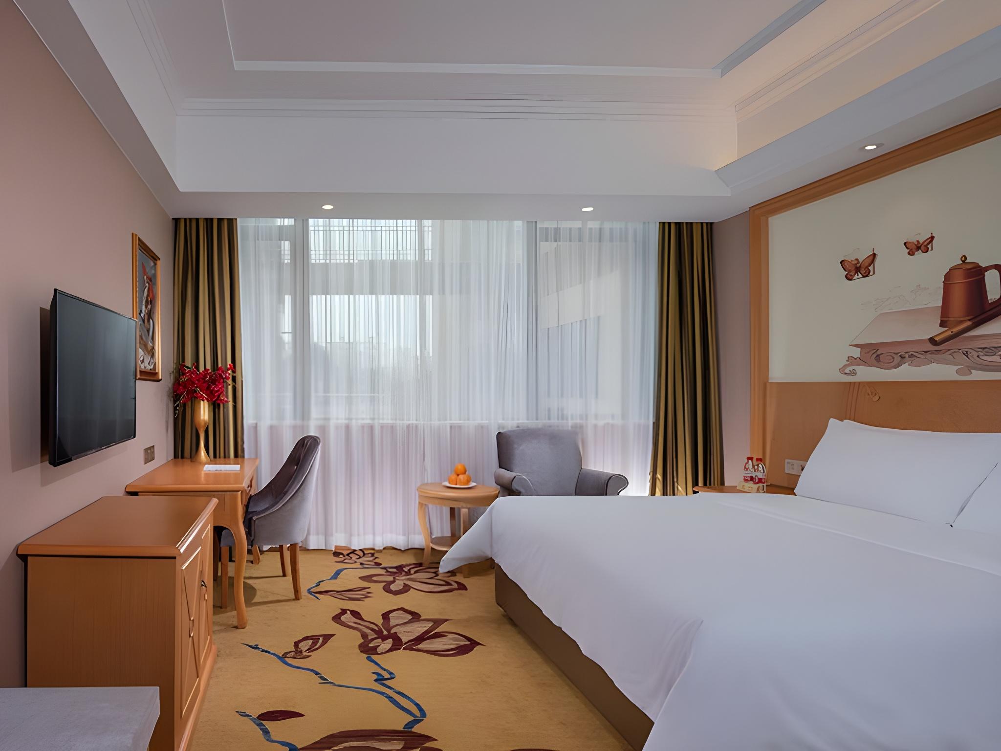 Vienna Hotel (Chongqing Rongchang Binhai) 12/25