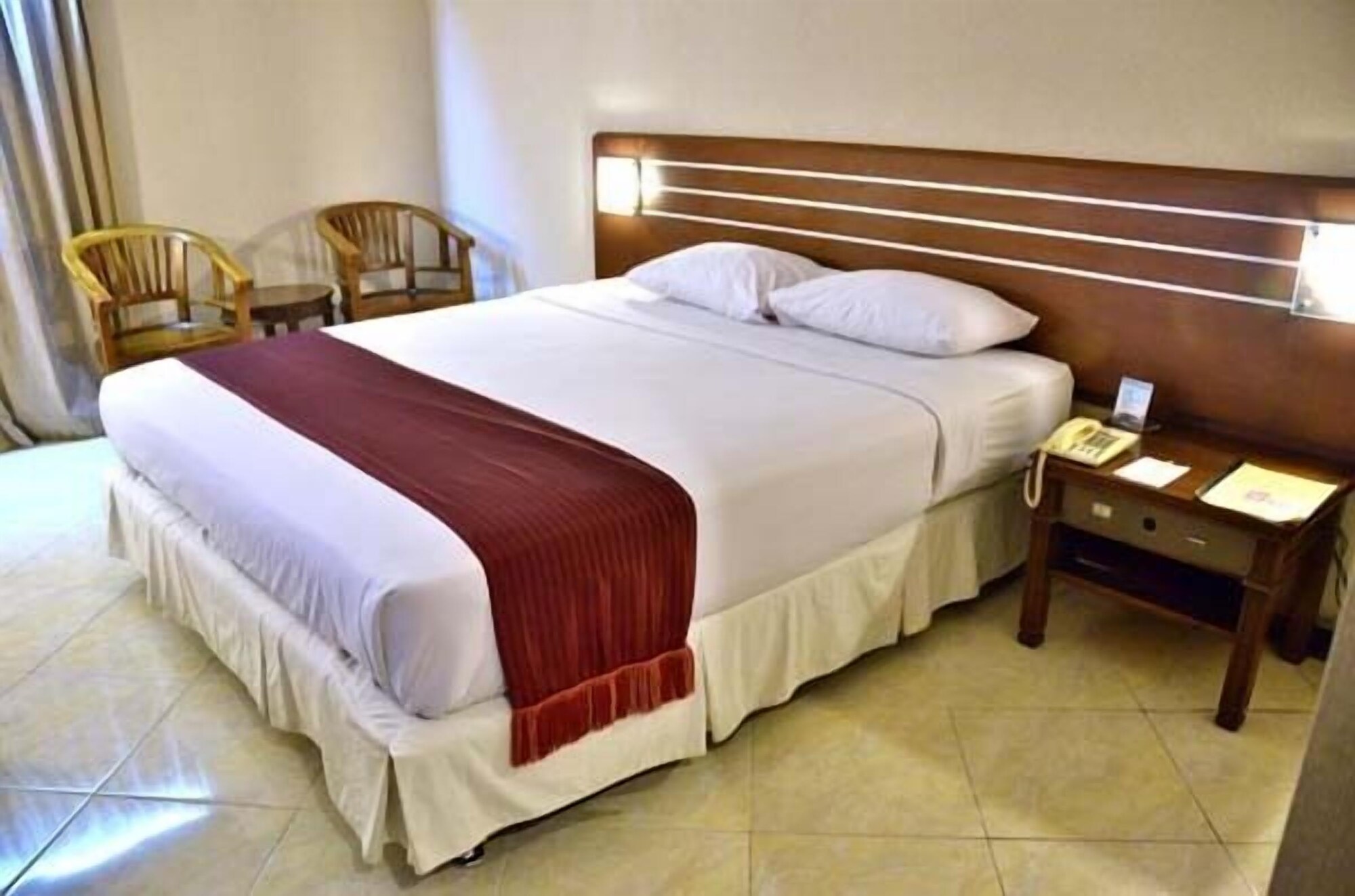 Deluxe, Twin Beds
