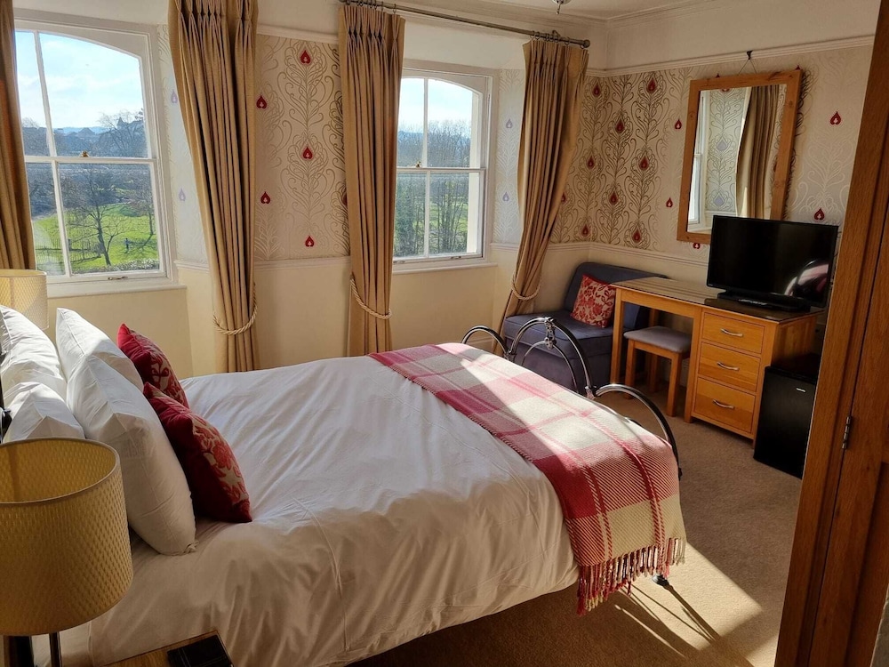 Yeo Dale Hotel 10/50