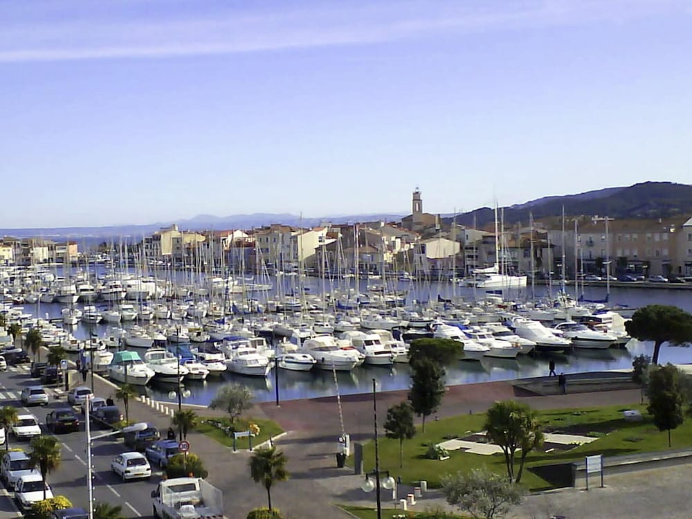 Ibis Martigues 65/70