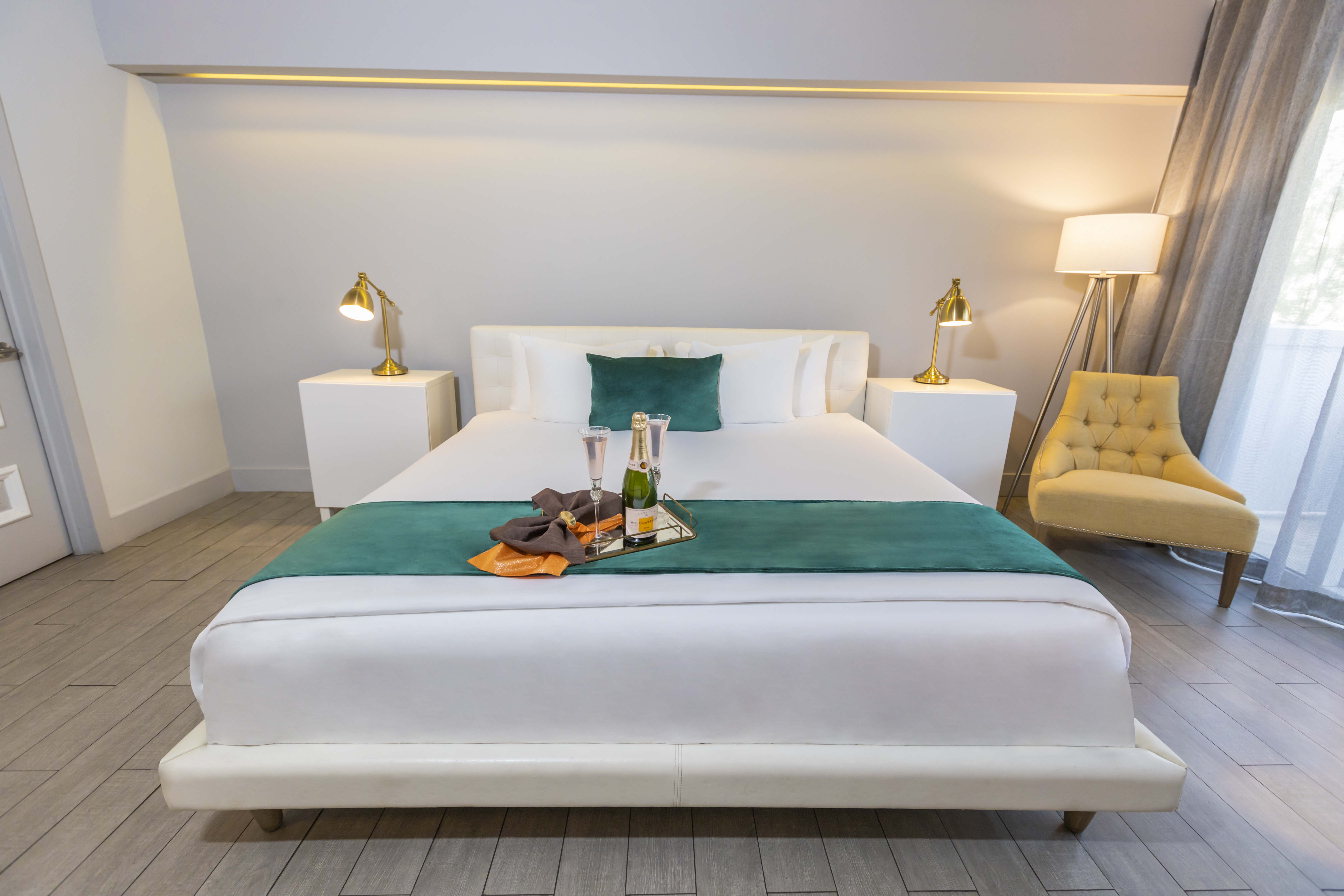 Room, King Bed, Balcony, Riviera Suites South Beach 6/10